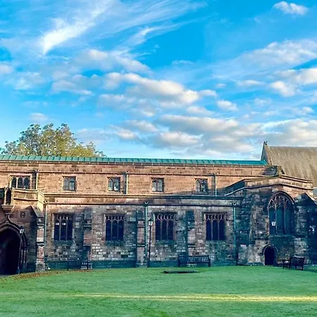 Muddy Boots Scarpa Apartment *